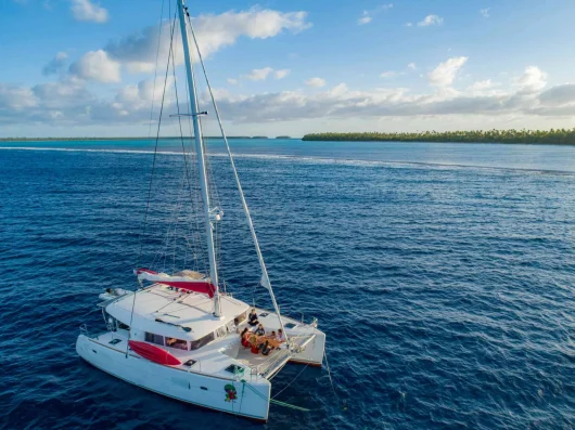 Getting to Tetiaroa by catamaran © Tahiti Fly Shoot