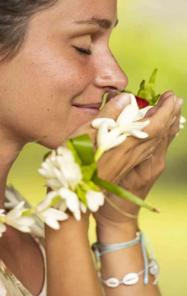 Couronne de fleur de Huahine © Grégoire Le Bacon