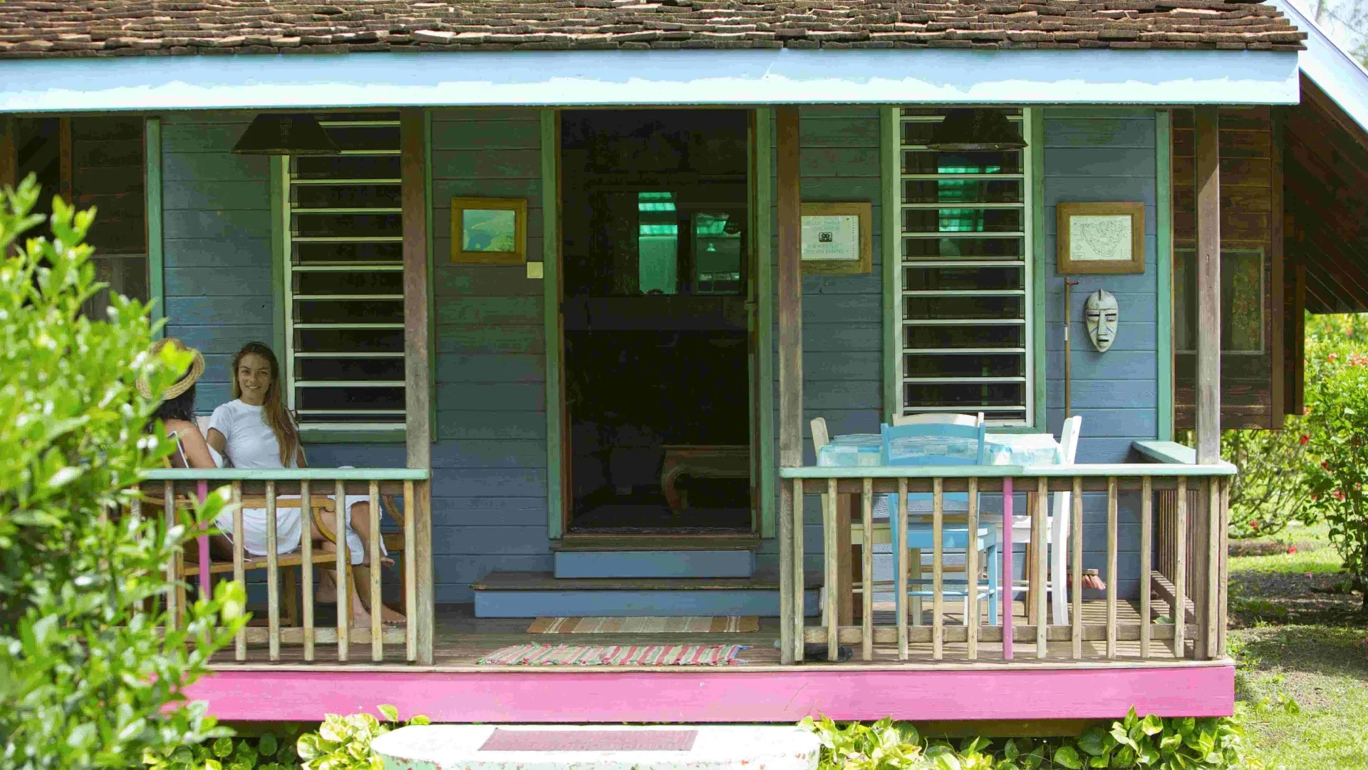 Terrace of a bungalow in Moorea c Tahiti Tourisme