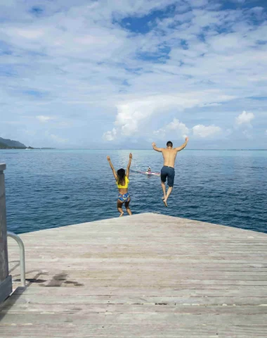 Jumping into the water _©_Grégoire Le Bacon