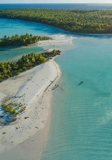 Getting to and around Huahine