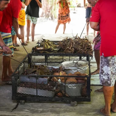 Traditional oven Ahi ma'a © Tahiti Tourisme