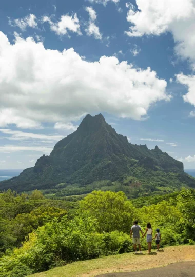 View of Moorea's 2 bays © Grégoire Le Bacon