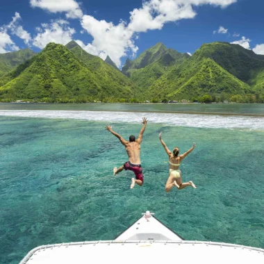 Tahiti iti seen from the sea © Grégoire Le Bacon