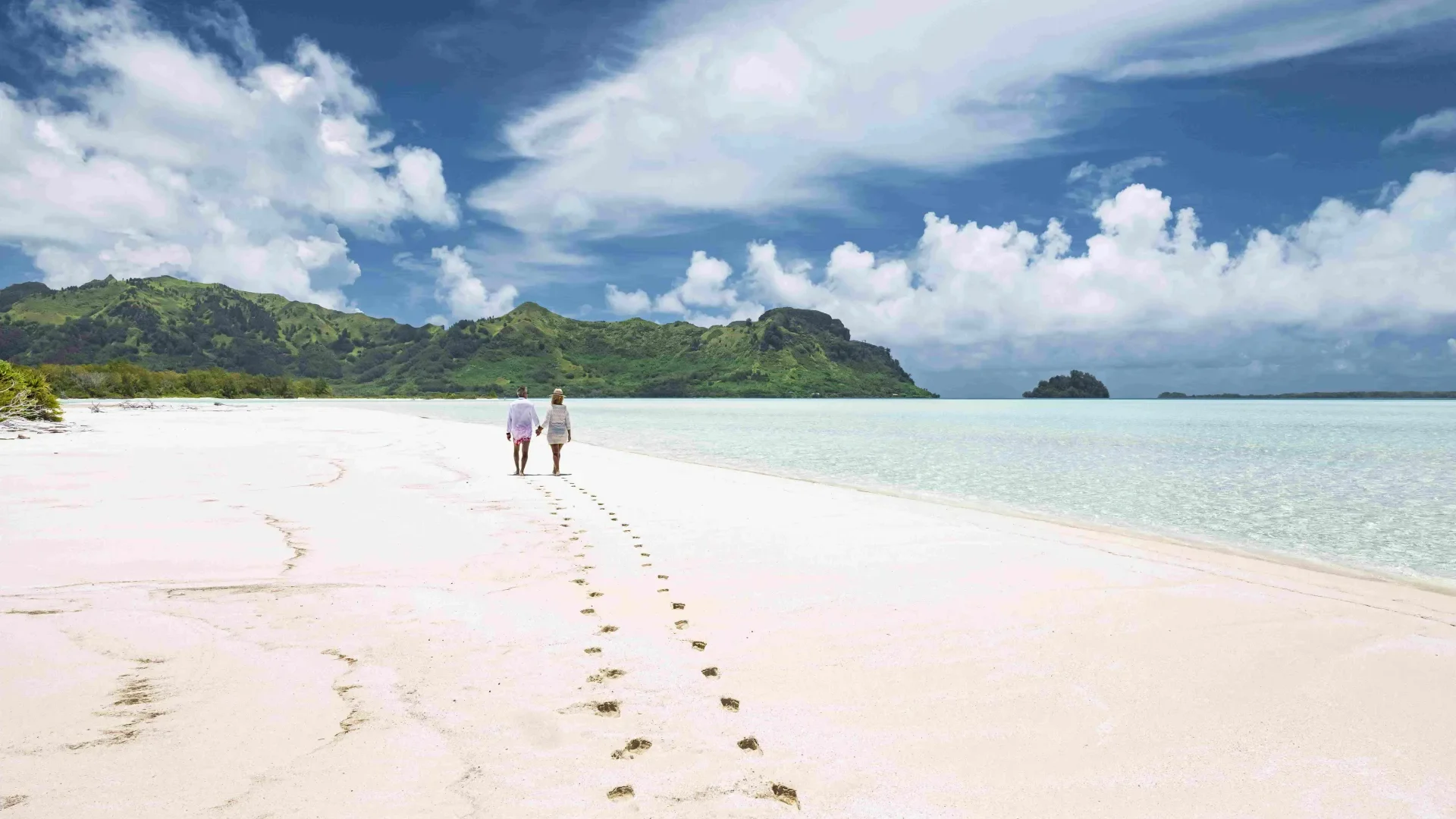 Raivavae beach©_Grégoire Le Bacon