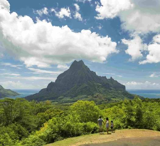 View from Belvédère Opunohu © Grégoire Le Bacon