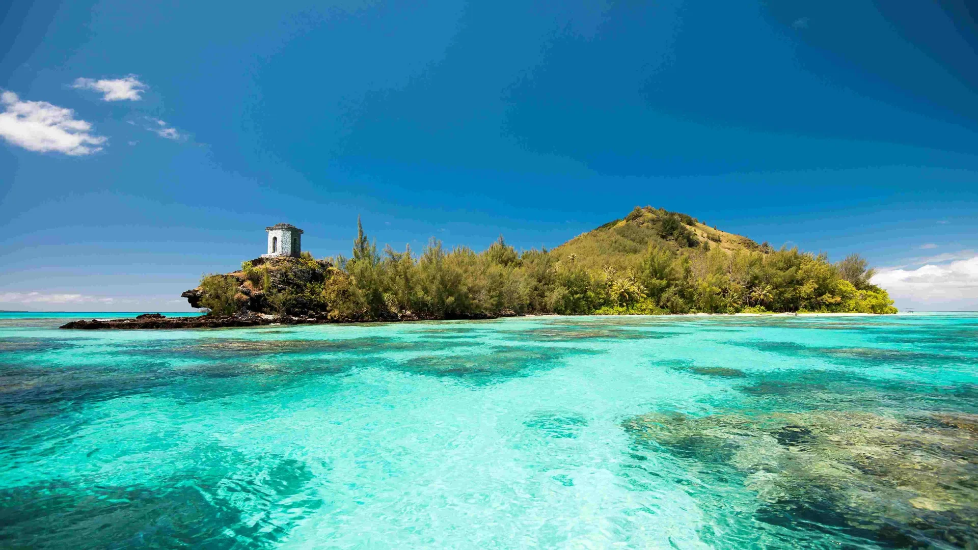 Aukena island in the Gambier Islands © Philippe Bacchet