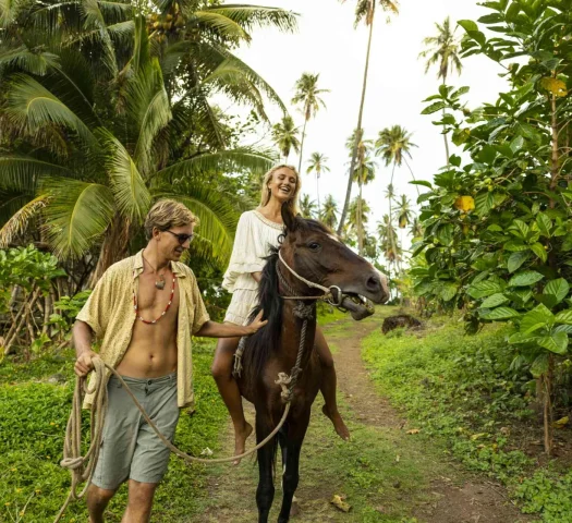 Horseback riding in Nuku Hiva © Grégoire Le Bacon